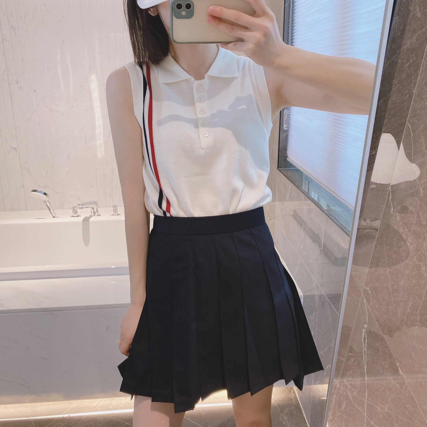 2025 Sleeveless sweater