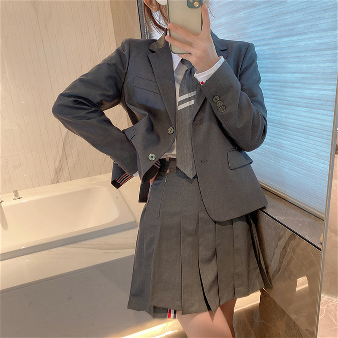 2025 Gray suit