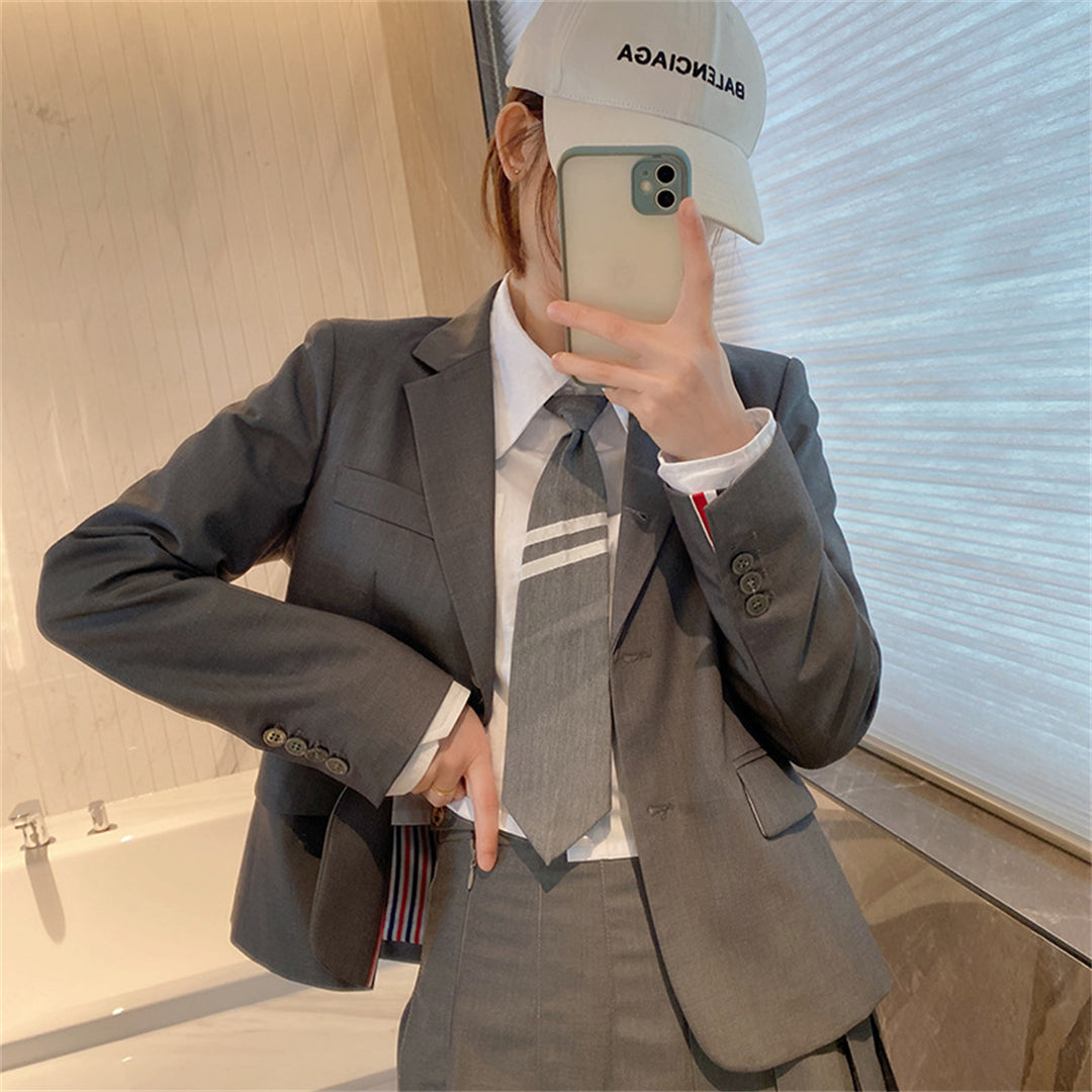 2025 Gray suit