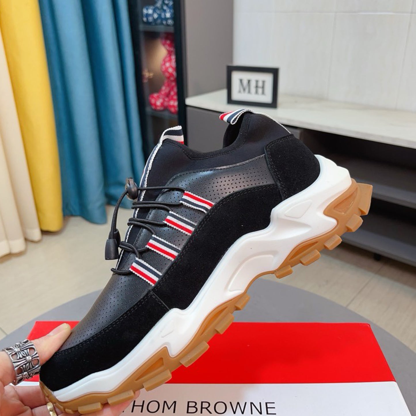 2025 Leather sneakers