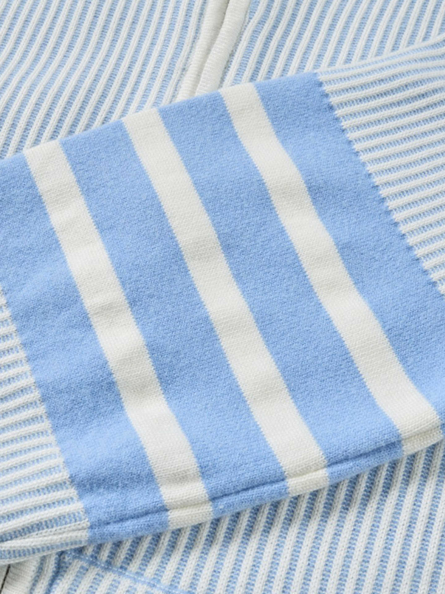 2025  Hooded sweater