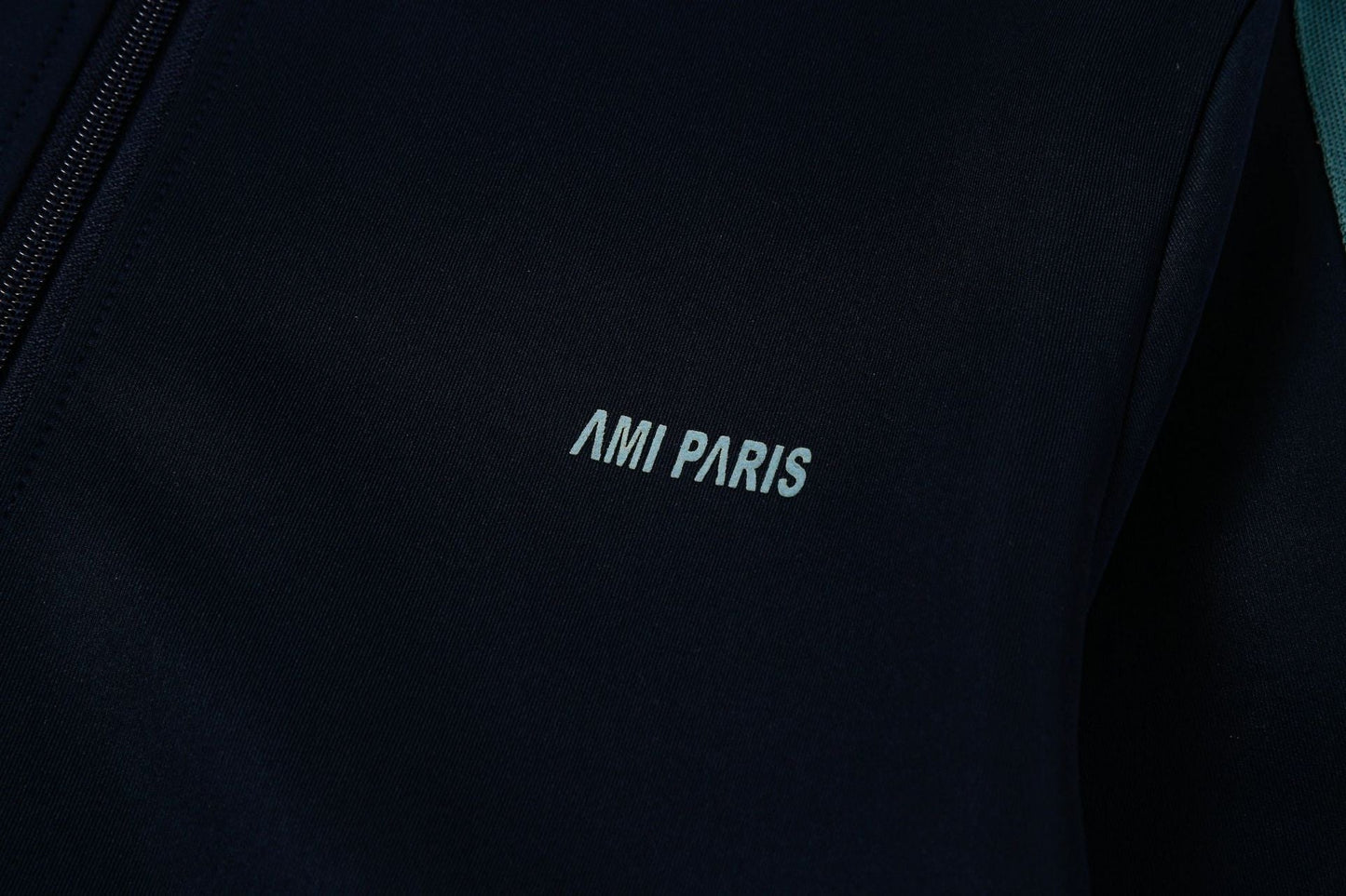 AMI  Men's and women's sportswear