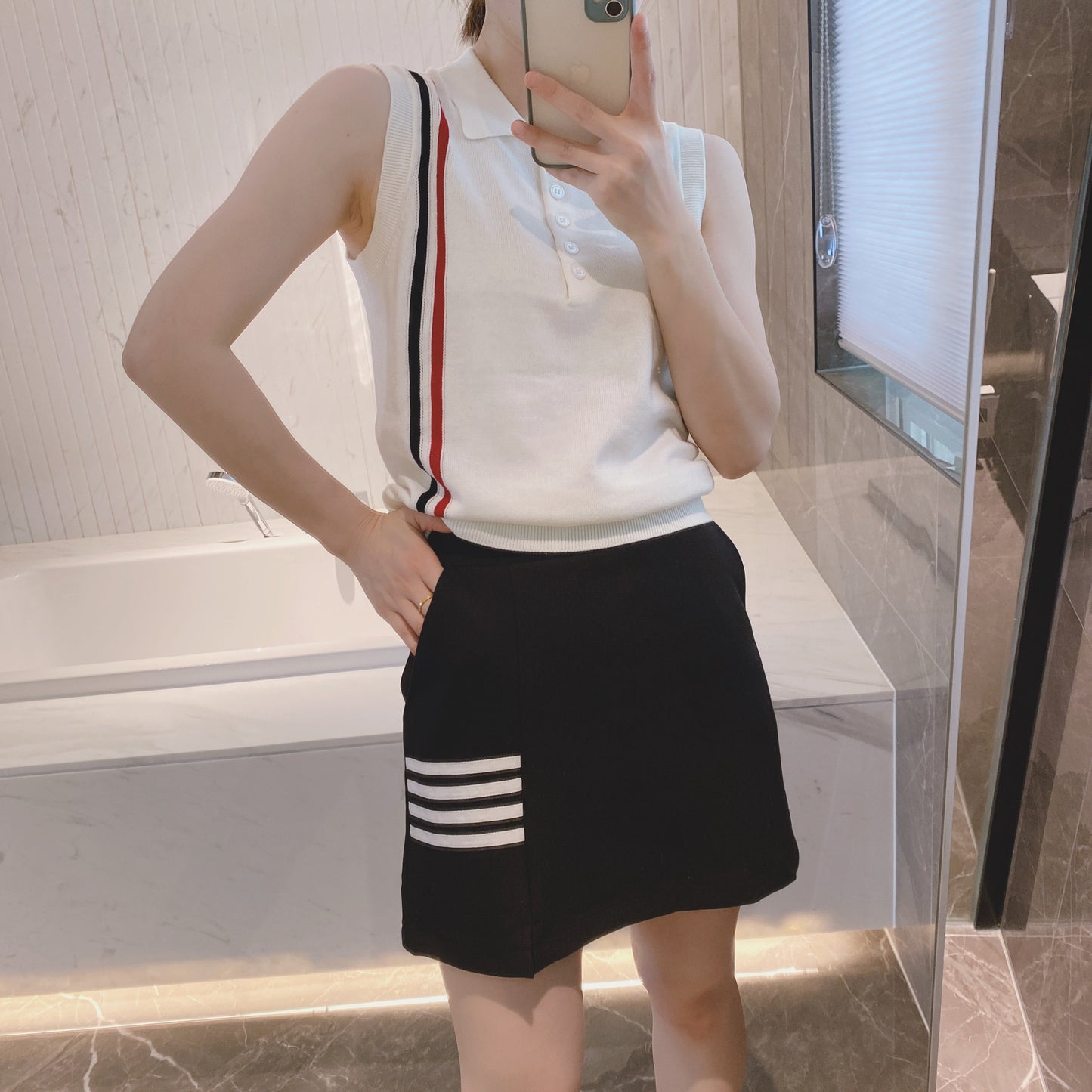 TNOM  2025  Sleeveless sweater