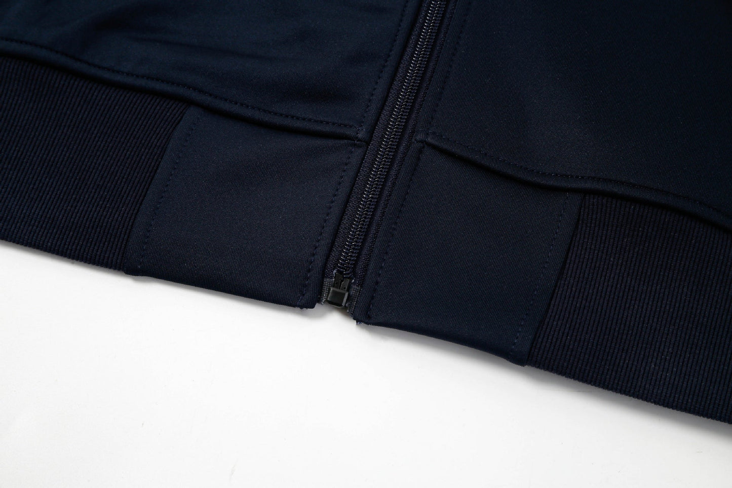 AMI  Men's and women's sportswear