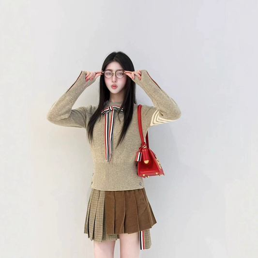 2025 Bow-knitted sweater + short skirt