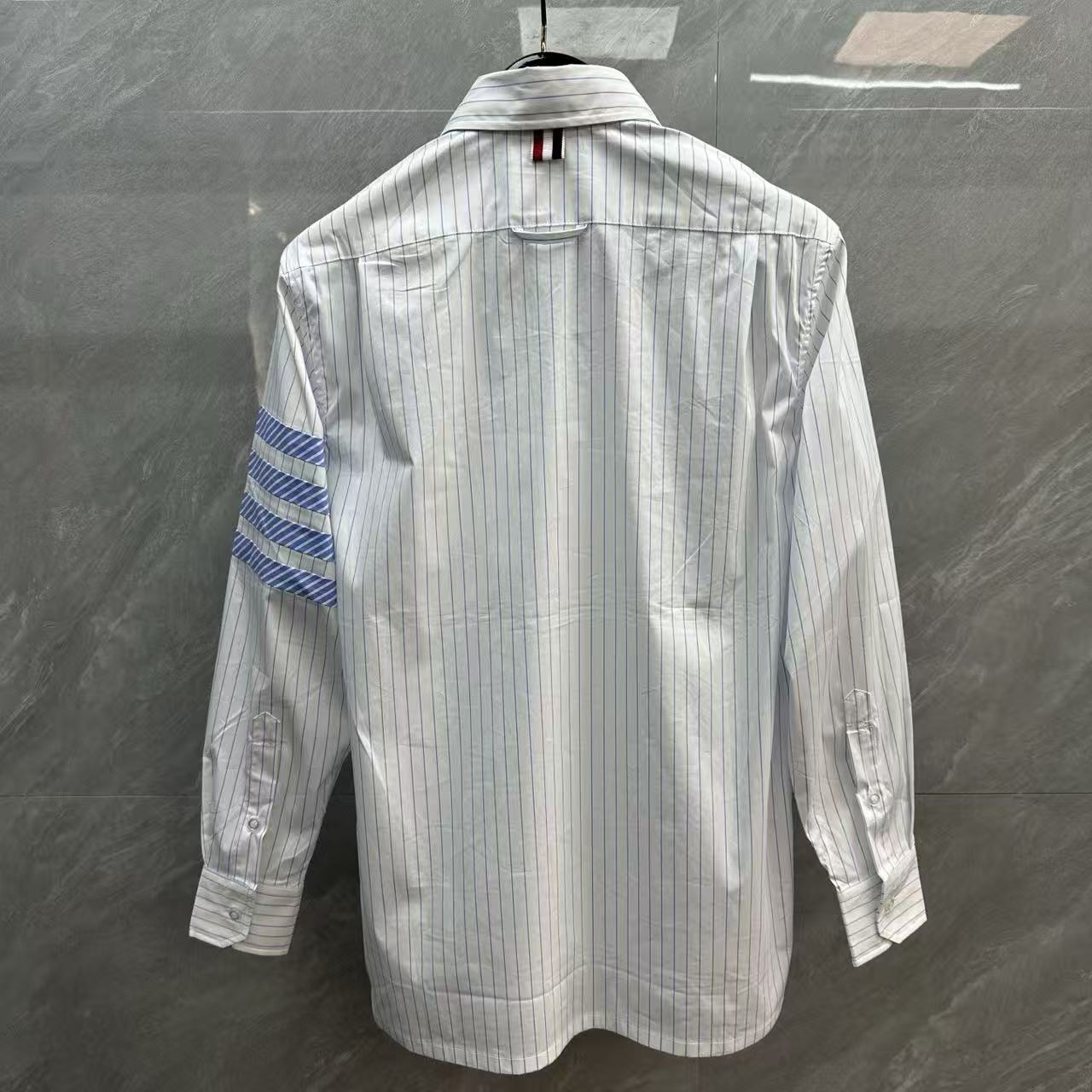 Men's Casual Business Shirt — 100% Cotton Button-Down Shirt